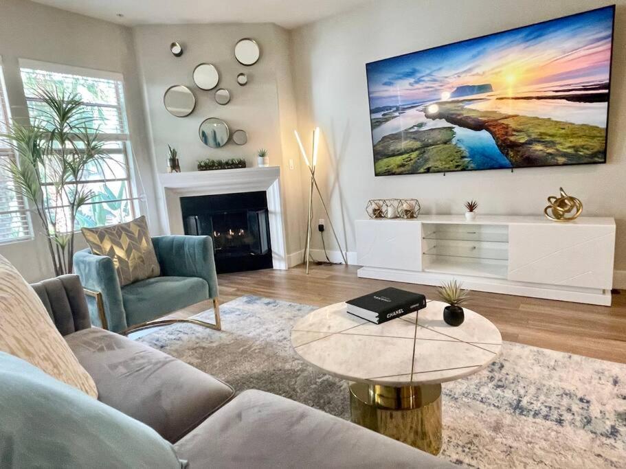 Deluxe One-Bedroom Apartment with Garden View
